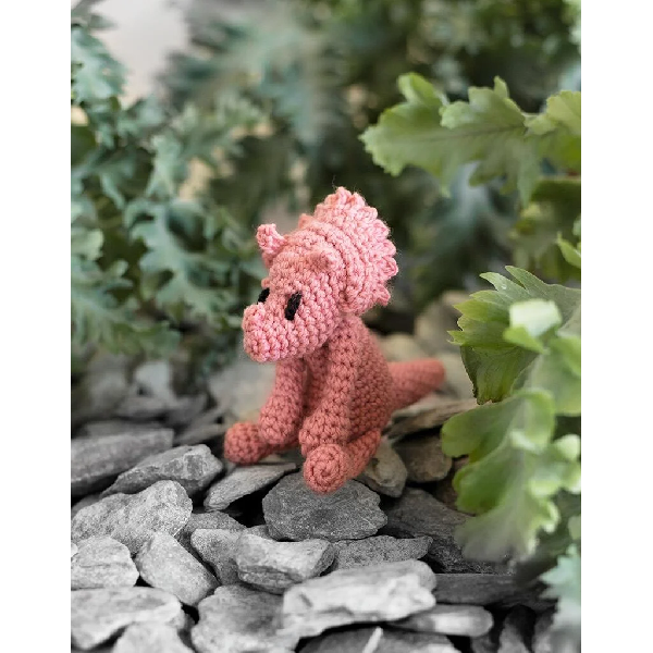 2466 Dino, klein - Triceratops