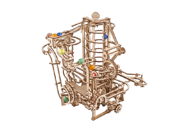 Kugelbahn mit Spiralaufzug