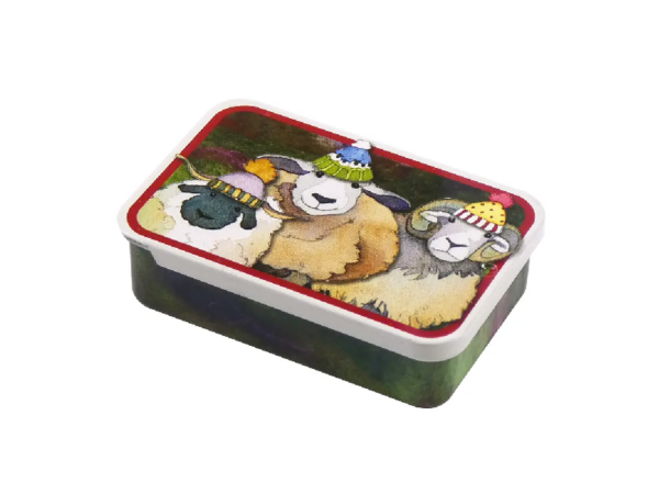 Metalldose: Schafe mit Mützen