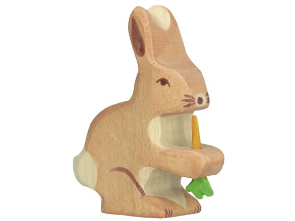 Holztier: kleiner Hase mit Möhre