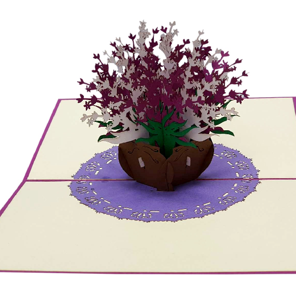 Klappkarte: Lavendel Aufgeklappte Klappkarte mit einem Strauß Lavendel als Motiv, Produktfoto