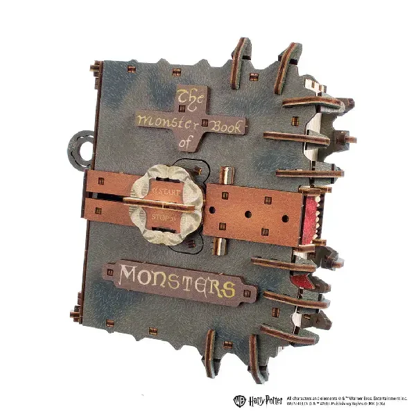 4820184123083 3D‑Holzmodell eines Monsterbuchs mit Zähnen und Fellstruktur